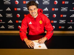 Onana tersingkir dari MU karena kehadiran Senne Lammens. Onana juga tidak main di tiga laga awal Liga Inggris musim ini (Manchester United via Getty Imag/Manchester United)
