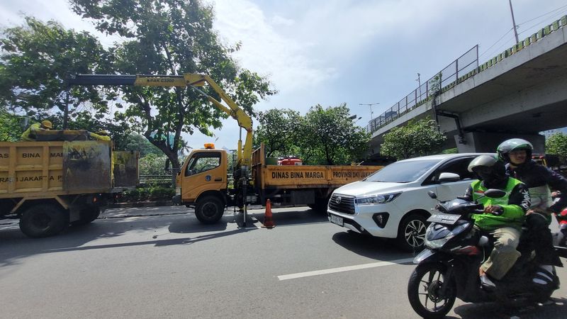 Situasi di sekitar DPR pada Selasa (2/9/2025)-(Taufiq/detikcom)