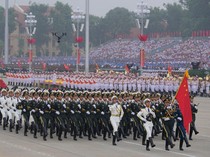 Demi Parade Hari Kemerdekaan, Warga Vietnam Rela Tinggal di Trotoar Berhari-hari