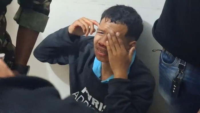 YAP saat diamankan masyarakat dan aparat keamanan