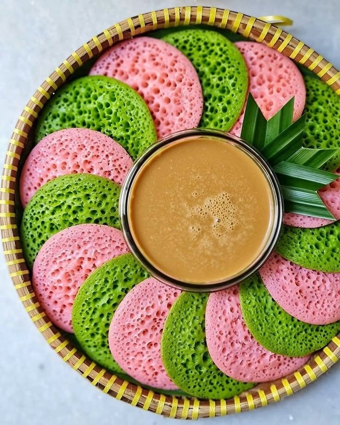 10 Kue Tradisional Indonesia Ini Ternyata Punya Ciri Khas Warna Pink Hijau!