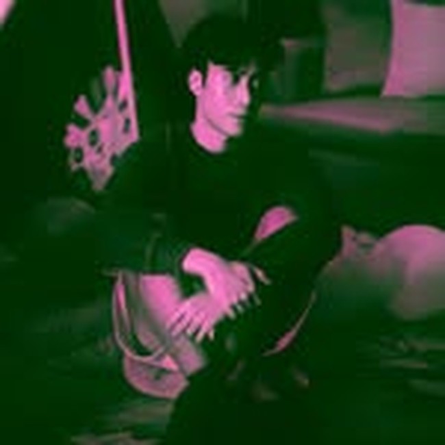 Tak ketinggalan Vidi Aldiano juga turut mengubah foto profilnya. Meski tak turun langsung ke jalan namun foto tersebut menjadi simbol solidaritas Vidi. Foto: Instagram