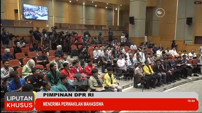 Mahasiswa protes tentang besarnya tunjangan anggota dewan, Wakil Ketua DPR beri jawaban ini.