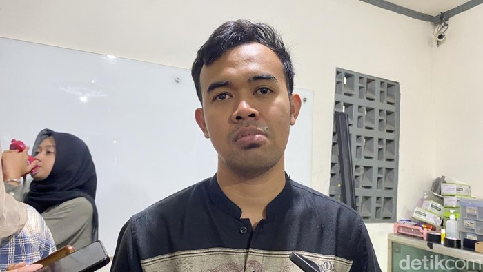Direktur Lembaga Bantuan Hukum (LBH) Semarang, Ahmad Syamsuddin Arief di Kantor LBH Semarang, Kecamatan Candisari, Kota Semarang, Rabu (3/9/2025).