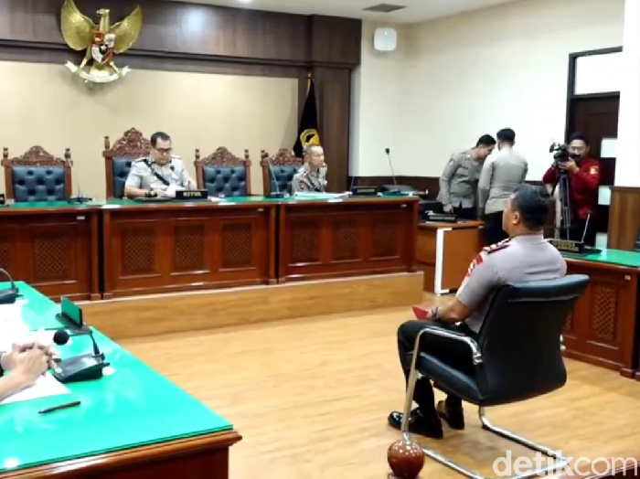Divisi Propam Polri menggelar sidang Komisi Kode Etik Polri (KKEP) terhadap Danyon Resimen IV Korps Brimob (Korbrimob) Polri, Kompol Kosmas K Gae. (dok Istimewa)