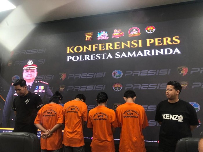Empat mahasiswa Unmul ditangkap karena diduga merakit bom molotov untuk demonstrasi.