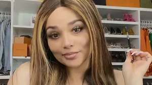 Konten glamor yang dulu ia pamerkan, kini jadi sorotan usai kabar kepergiannya. Foto: TikTok/Esmeralda Ferrer