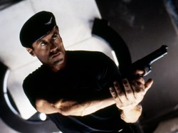 Sinopsis Demolition Man, Film Klasik Sylvester Stallone di Bioskop Trans TV