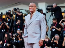 Penampilan Terbaru The Rock Ramai Dibahas Netizen