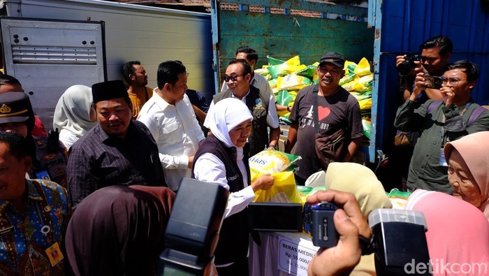 Gubernur Khofifah saat berkunjung ke Sidoarjo