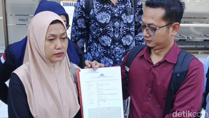 Ibu dari balita yang meninggal di klinik Sidoarjo, yang diduga akibat kelalaian medis.