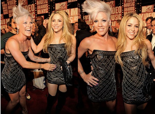 Ini 5 Potret Seleb Hollywood Pakai Gaun Samaan ke Red Carpet