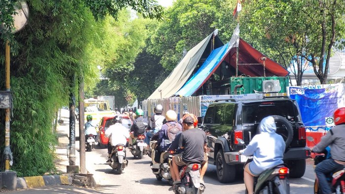 Jalan TB Simatupang Macet Lagi Imbas Galian Pagi Ini