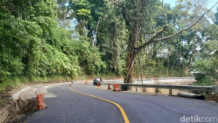 Jalur Gumitir tampak mulus usai diperbaiki, siap difungsikan kembali mulai Kamis, 4 September 2025.