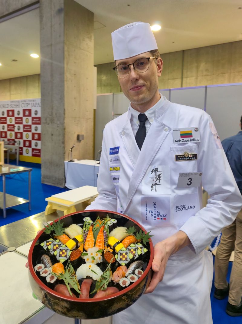 Bukan dari Asia, World Sushi Championship Dimenangkan Chef Negara Ini