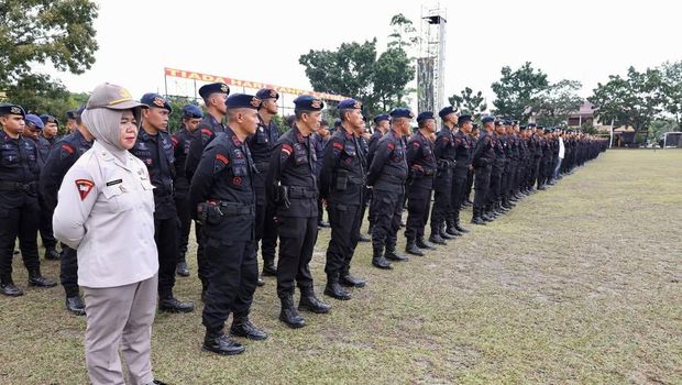 Kapolda Riau Irjen Herry Heryawan memuji Brimob Polda Riau dan menekankan agar menanamkan jiwa ksatria Humala Silalahi dan Amji Attak, Rabu (3/9/2025).