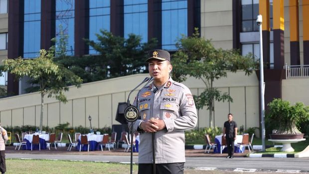 Kapolda Riau Irjen Herry Heryawan memuji Brimob Polda Riau dan menekankan agar menanamkan jiwa ksatria Humala Silalahi dan Amji Attak, Rabu (3/9/2025).