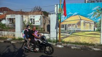 Pembuatan mural ini bertujuan untuk melestarikan aset budaya sekaligus sarana edukasi sejarah bagi generasi muda. Kehadirannya diharapkan menumbuhkan kebanggaan masyarakat terhadap kearifan lokal Depok. ANTARA FOTO/Yulius Satria Wijaya  
