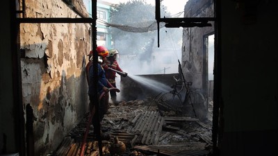 Puluhan Rumah Dinas Polisi di Serpong Terbakar, Diduga Akibat Korsleting