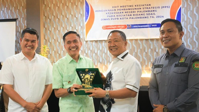 Kejari Palembang serahkan proyek strategis nasional kepada Wali Kota Palembang