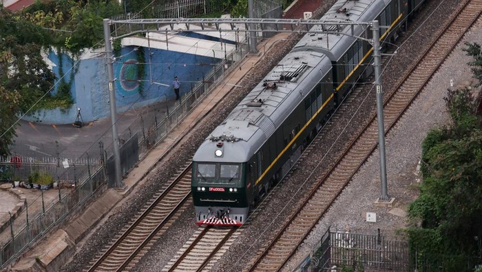 A North Korean flag flutters from a train believed to be carrying North Korean leader Kim Jong Un, as it arrives in Beijing, China, September 2, 2025. The North Korean leader is expected to attend a military parade in Beijing on Wednesday to mark the 80th anniversary of the end of World War Two. REUTERS/Go Nakamura      TPX IMAGES OF THE DAY