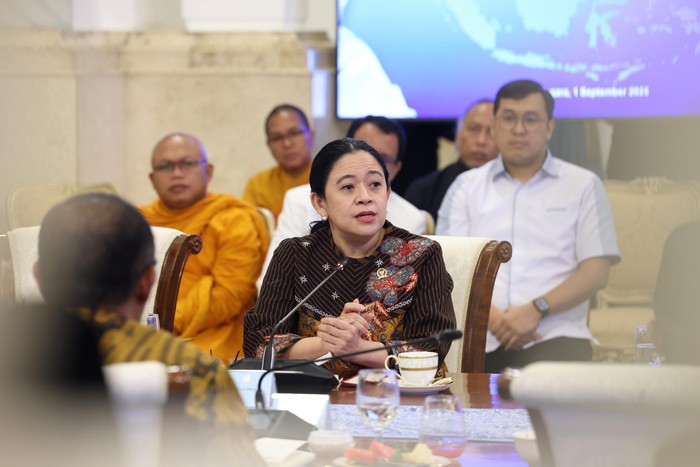 Ketua DPR RI Puan Maharani mengikuti pertemuan dengan sejumlah tokoh yang dipimpin Presiden Prabowo Subianto untuk berdialog. Dalam forum tersebut, Prabowo mengundang berbagai tokoh bangsa, mulai dari pimpinan partai politik, tokoh agama, hingga perwakilan buruh untuk berdialog dan menyikapi perkembangan situasi nasional.