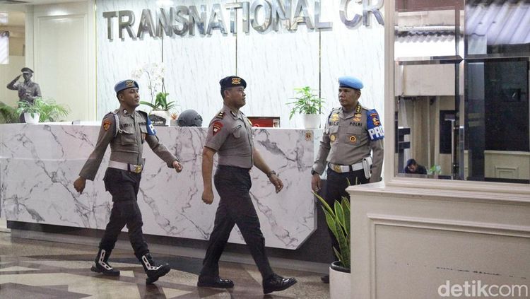 Kompol Cosmas Hadiri Sidang Etik Kasus Tewasnya Pengemudi Ojol Dilindas Rantis