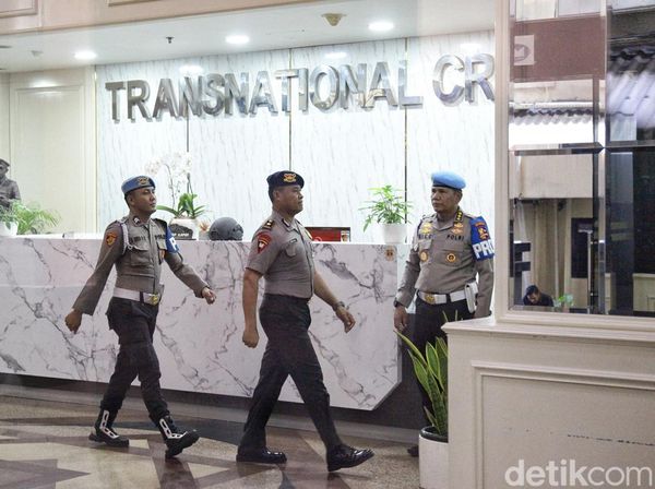 Kompol Cosmas Hadiri Sidang Etik Kasus Tewasnya Pengemudi Ojol Dilindas Rantis