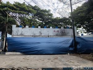 Kerugian Akibat 2 Pos Polantas Dibakar Saat Demo di Makassar Rp 525 Juta