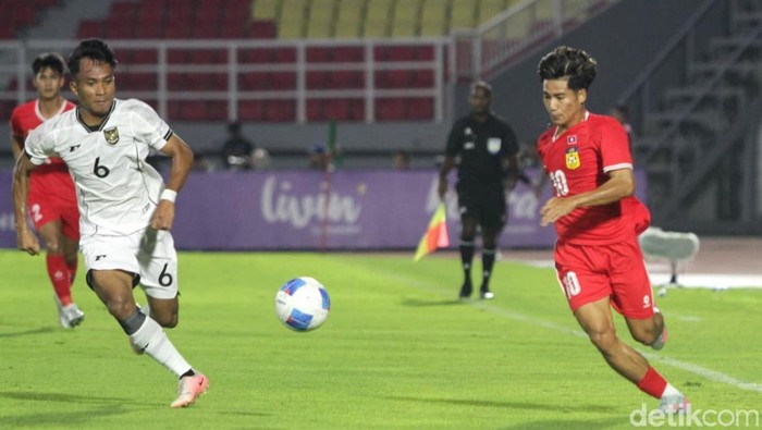 Laga Kualifikasi Piala Asia U-23 antara Timnas Indonesia melawan Laos di Stadion Gelora Delta Sidoarjo.