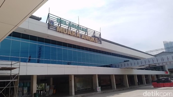 Layanan kapal wisata ke Kepualauan Seribu di Pelabuhan Muara Angke, Jakarta Utara.