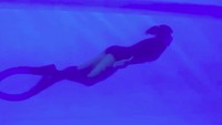Sebenarnya aku takut banget sama air biru. Jadi kalau laut dalam, aku pernah snorkling lihat manta. Nah aku kayaknya takut gitu sama air biru yang dalam, ujarnya dilihat di YouTube Insertlive, Rabu (3/9/2025). (Foto: dok Instagram lalamarionmj)