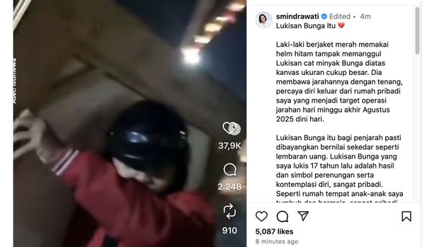 Menteri Keuangan, Sri Mulyani Indrawati menunggah foto pelaku penjarahan yang terjadi di rumahnya yang membawa lukisan bunga. (Instagram/smindrawati)