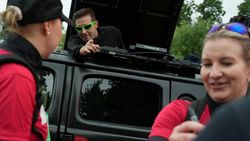Ratusan Orang Ikut Lari Santai Bareng DJ Darude Rayakan 25 Tahun Sandstorm