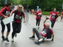 Ratusan Orang Ikut Lari Santai Bareng DJ Darude Rayakan 25 Tahun Sandstorm