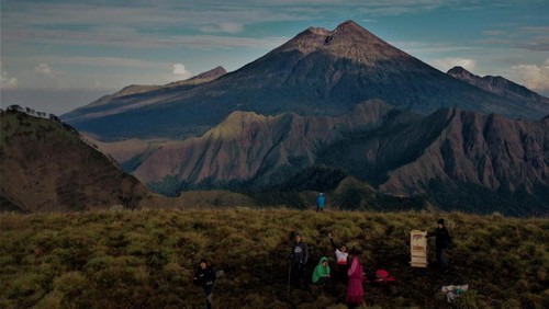Pemandangan dari Bukit Sempana di Lombok Timur, NTB. (Foto: jadesta.kemenpar.go.id)
