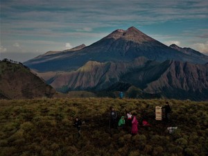 Menjelajahi Bukit Sempana Lombok: Daya Tarik, Rute, dan Tips Mendaki