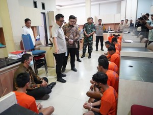 Bupati Kediri: Kalau Kembalikan Barang Jarahan Tak Akan Diproses Hukum