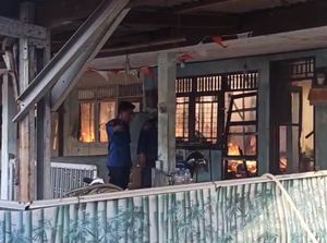 Penampakan Kebakaran Hanguskan 11 Rumah di Asrama Polri Serpong