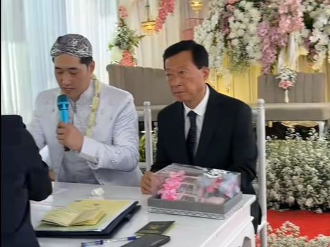 Oppa Korea menikah dengan guru asal Sukabumi, Jawa Barat mendadak viral di media sosial.