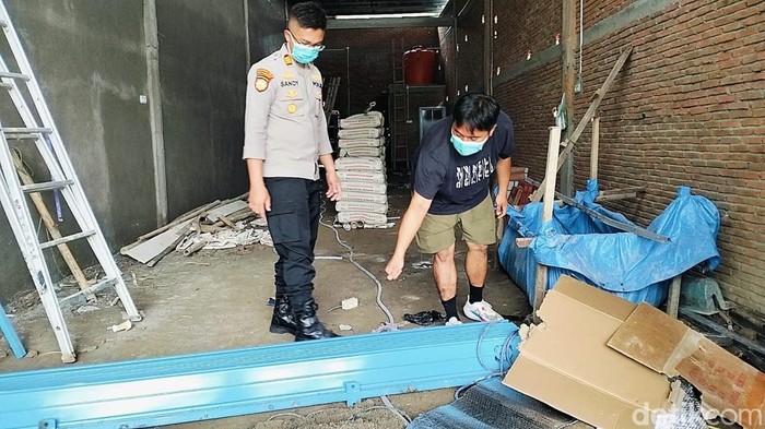 Tukang Las di Polman Tewas Tertimpa Pintu Besi Ruko