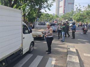Polisi Rekayasa Lalin Imbas Kebakaran di Asrama Polri Serpong