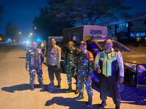 Polisi Patroli Skala Besar di Cikarang Semalam, Kawasan Industri-Pasar Disisir