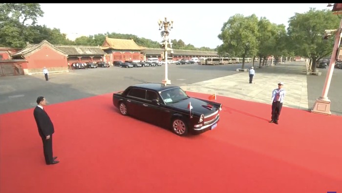Prabowo diantar pakai mobil mewah