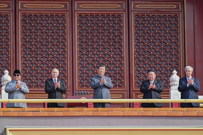 Prabowo hadiri parade militer China. Berdiri sejajar dengan Xi Jinping, Putin dan Kim Jong Un
