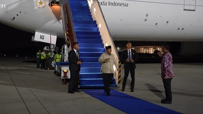 Presiden Prabowo Subianto tiba di Tanah Air usai melakukan kunjungan kerja (kunker) singkat dari China, Rabu (3/9/2025).