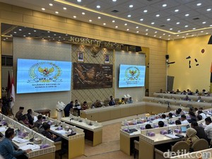 Komisi II Batalkan Seluruh Agenda ke Luar Negeri