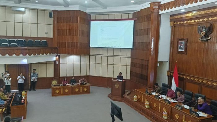 Rapat Paripurna DPRD Bali di Kantor Gubernur Bali, Rabu (3/9/2025). (Ni Made Lastri Karsiani Putri/detikBali)