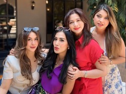 Foto: Reuni Artis Lawas Diana Pungky-Cut Keke, Sambut Kepulangan Sarah Azhari
