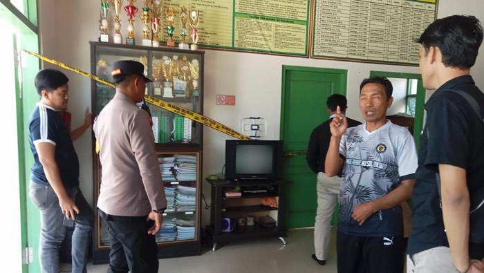 Sekolah Lamongan dibobol pencuri.
